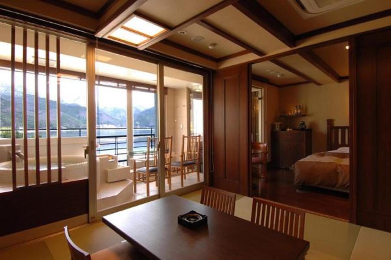 Lakeland Hotel Mizunosato Fujikawaguchiko Bagian luar foto